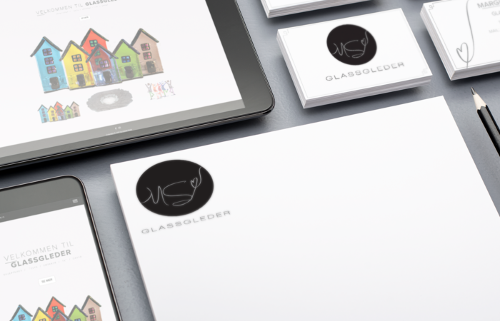 mockup av branding og visuell profil for glassgleder på forskjellige flater og devices
